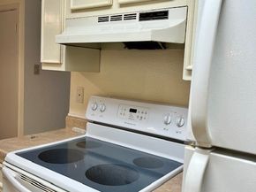 606 Marshall Street B36, Houston TX 77006