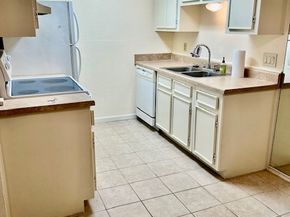 606 Marshall Street B36, Houston TX 77006