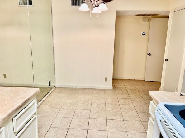 606 Marshall Street B36, Houston TX 77006