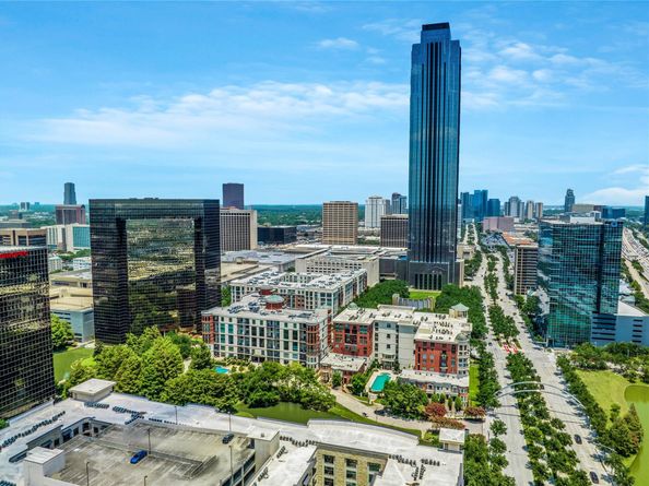 5005 Hidalgo Street 601, Houston TX 77056