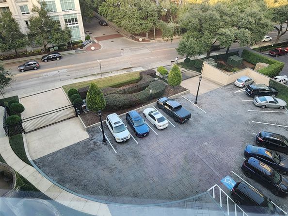 5005 Hidalgo Street 601, Houston TX 77056