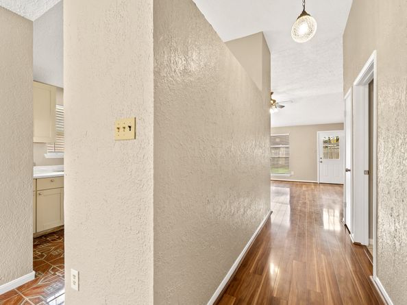 16019 Mission Village Drive, Houston TX 77083