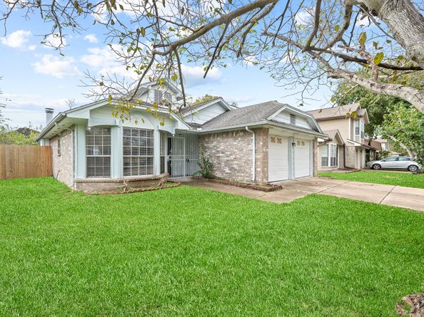 16019 Mission Village Drive, Houston TX 77083