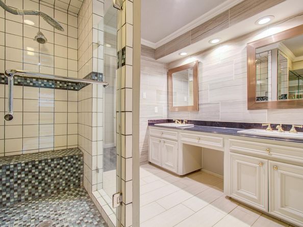 10315 Meadow Lake Lane, Houston TX 77042