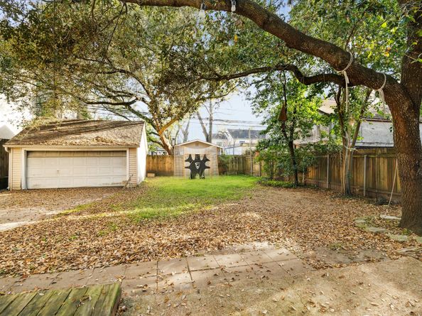 2405 Nottingham Street, Houston TX 77005