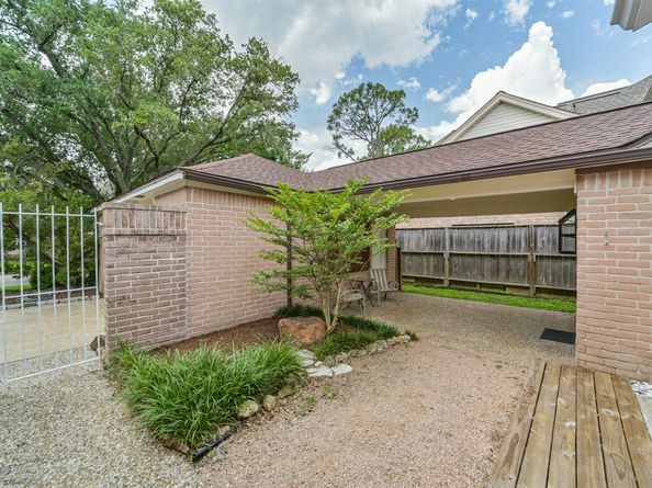 11726 Pecan Creek Drive, Houston TX 77043