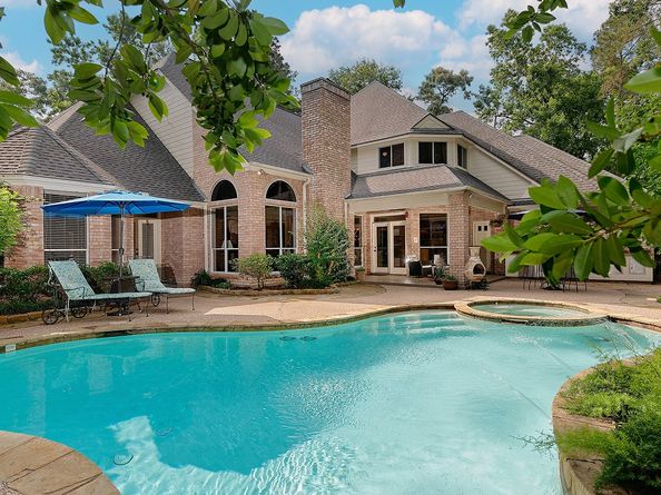 6 Misty Point, The Woodlands TX 77380