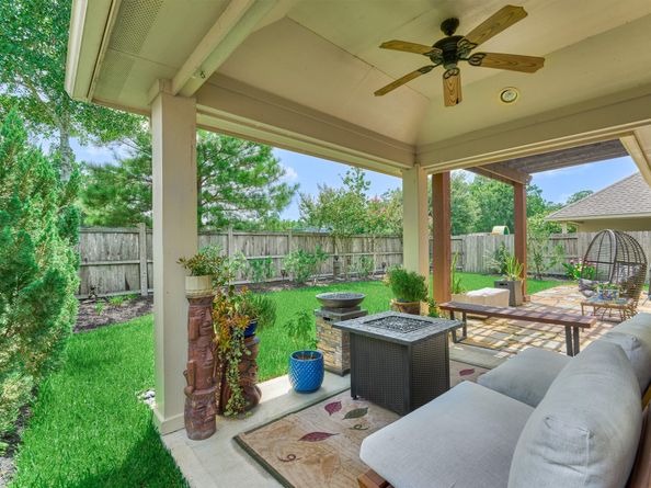 2611 Cedar Path Lane, Conroe TX 77385