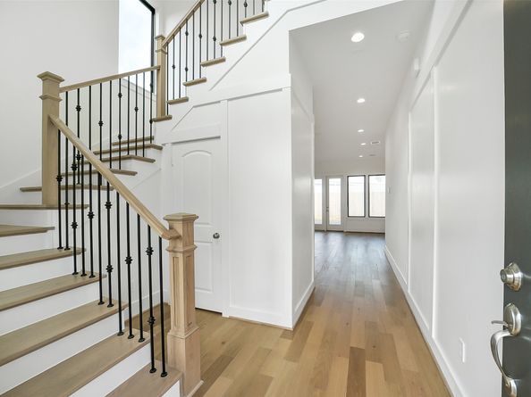 1103 Western Edge Drive, Houston TX 77008