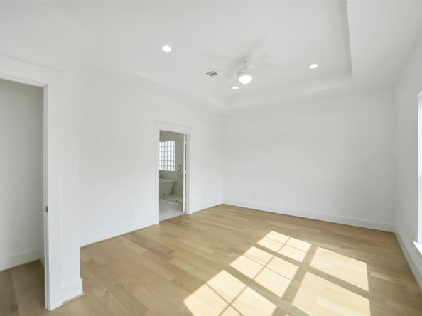 1103 Western Edge Drive, Houston TX 77008