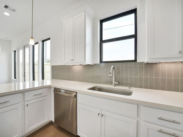 1103 Western Edge Drive, Houston TX 77008