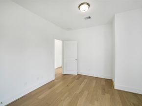 1103 Western Edge Drive, Houston TX 77008