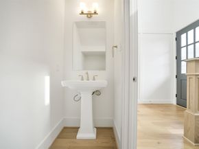 1103 Western Edge Drive, Houston TX 77008