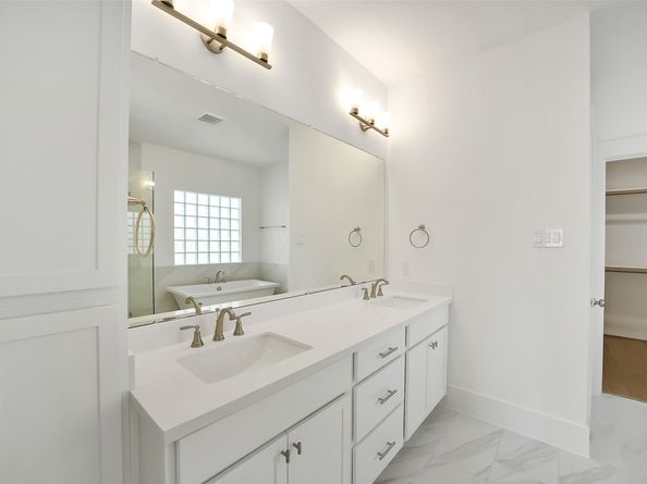 1103 Western Edge Drive, Houston TX 77008