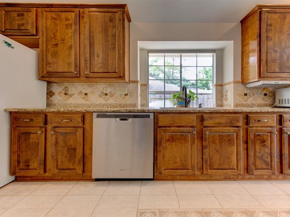 3910 Sand Myrtle Drive, Houston TX 77059