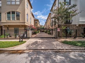 542 Bomar Street, Houston TX 77006