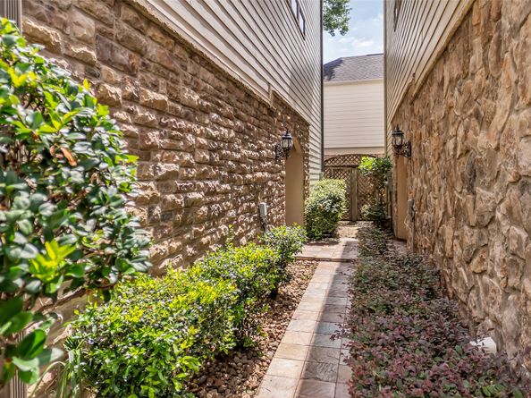 542 Bomar Street, Houston TX 77006