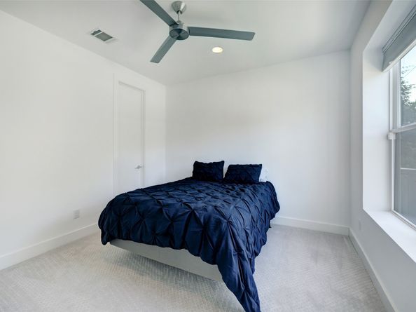 1170 W 19th Street, Houston TX 77008