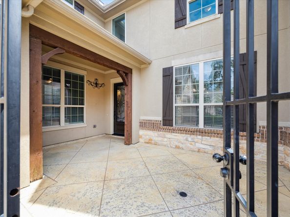 27 Tioga Place, The Woodlands TX 77375