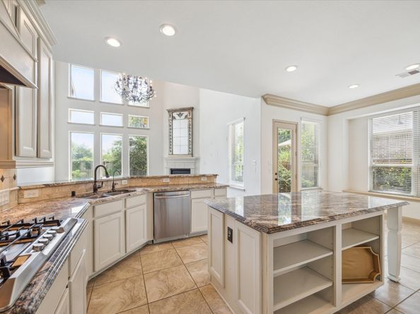27 Tioga Place, The Woodlands TX 77375