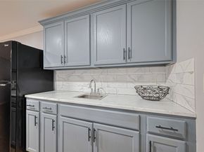 8107 Dillon Street, Houston TX 77061