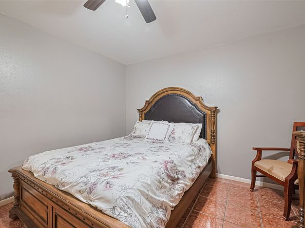 8107 Dillon Street, Houston TX 77061