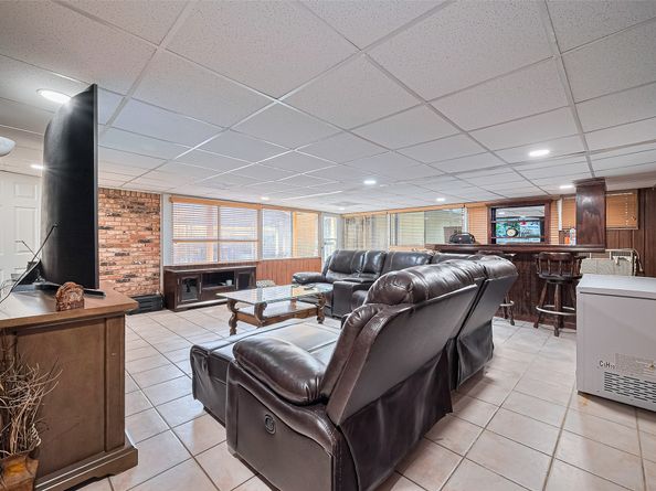 8107 Dillon Street, Houston TX 77061