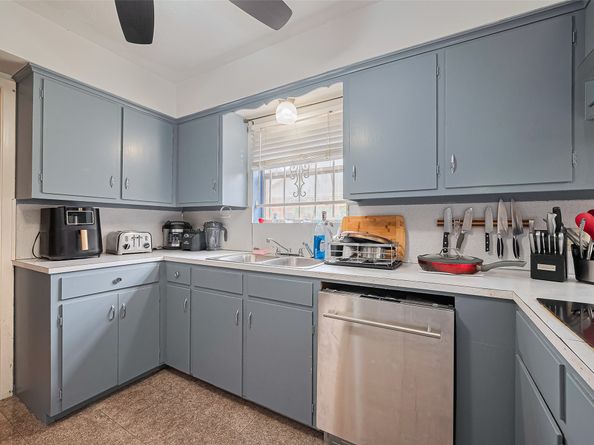 8107 Dillon Street, Houston TX 77061