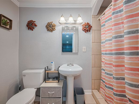 8107 Dillon Street, Houston TX 77061