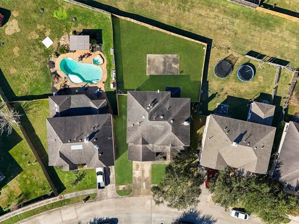 4722 Lunsford Hollow Lane, Friendswood TX 77546