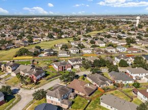 4722 Lunsford Hollow Lane, Friendswood TX 77546