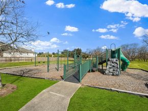 4722 Lunsford Hollow Lane, Friendswood TX 77546