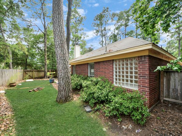 70 N Lace Arbor Drive, The Woodlands TX 77382