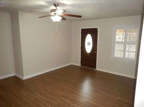 5939 Belarbor Street, Houston TX 77033