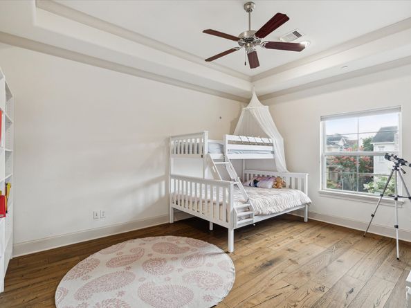 86 S Creekside Court, Houston TX 77055