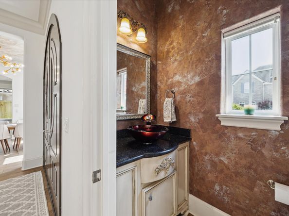 86 S Creekside Court, Houston TX 77055