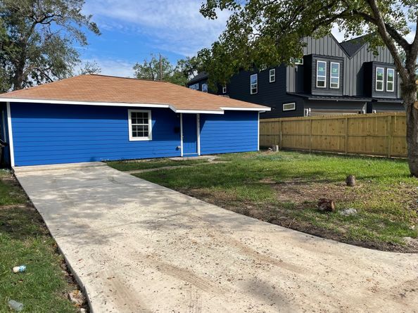 4913 Chennault Road, Houston TX 77033