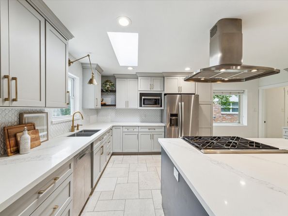7811 Skyline Drive, Houston TX 77063