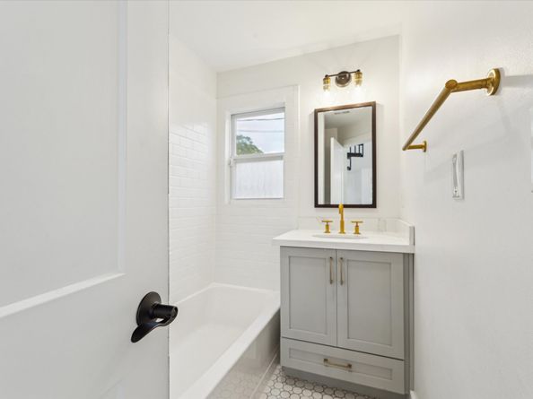 7811 Skyline Drive, Houston TX 77063