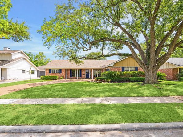 7811 Skyline Drive, Houston TX 77063