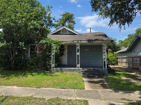 4209 Bell Street, Houston TX 77023