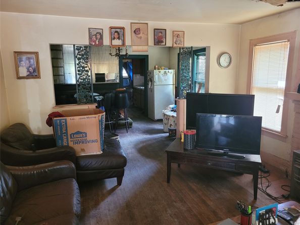 1032 Algregg Street, Houston TX 77009
