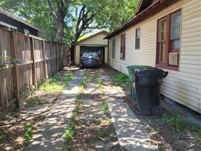 1032 Algregg Street, Houston TX 77009
