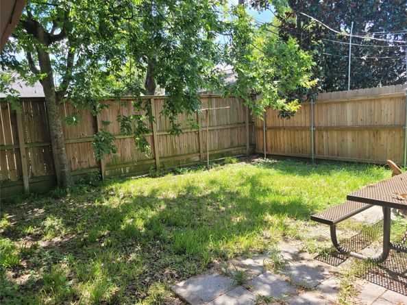 1032 Algregg Street, Houston TX 77009