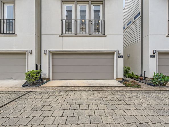 407 N Nagle Street E, Houston TX 77003