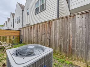 407 N Nagle Street E, Houston TX 77003
