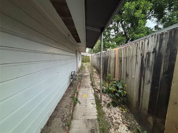 1102 Laurentide Street, Houston TX 77029