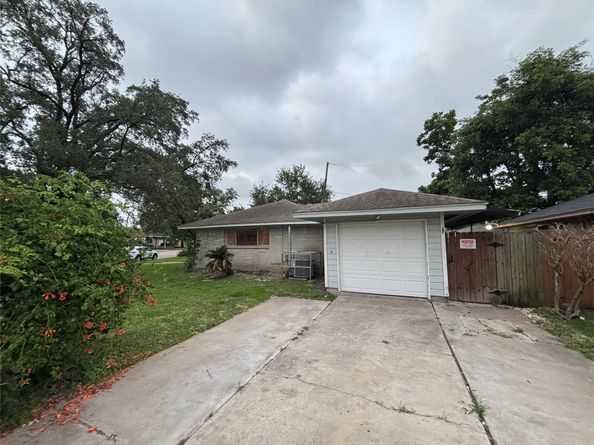 1102 Laurentide Street, Houston TX 77029