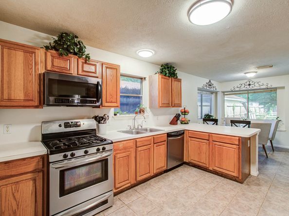 1010 Forestburg Drive, Spring TX 77386
