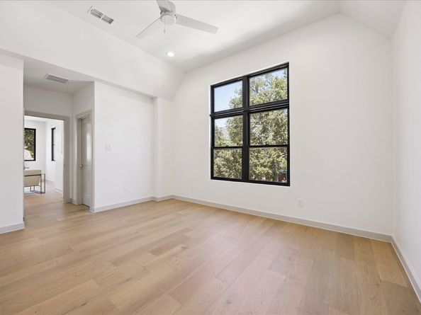 1209 Willard Street, Houston TX 77006